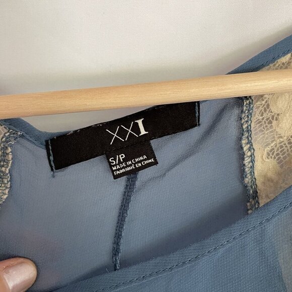 Forever 21 blue and white sheer summer sleeveless top lace detail size small - Picture 3 of 6